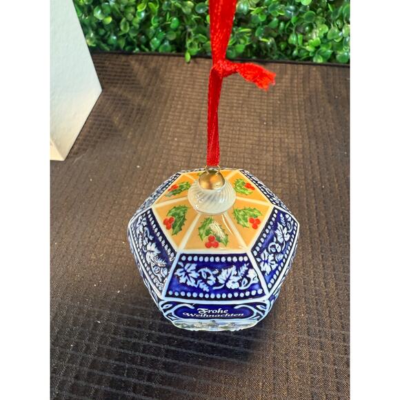 Danbury Mint First Annual German Teardrop Blue Ornament A Bavarian Christmas - Picture 10 of 11